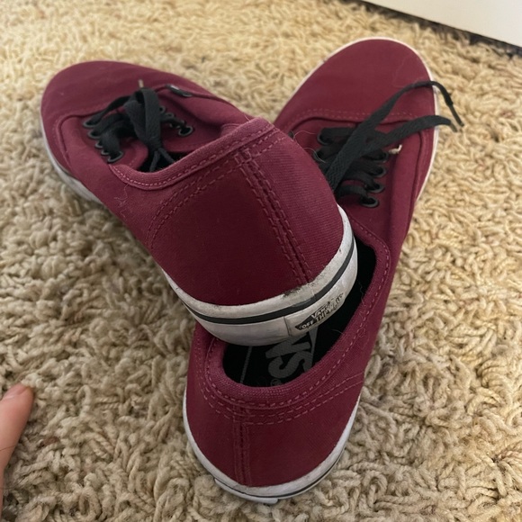 Burgundy Lo-pro vans 6 - Picture 8 of 9